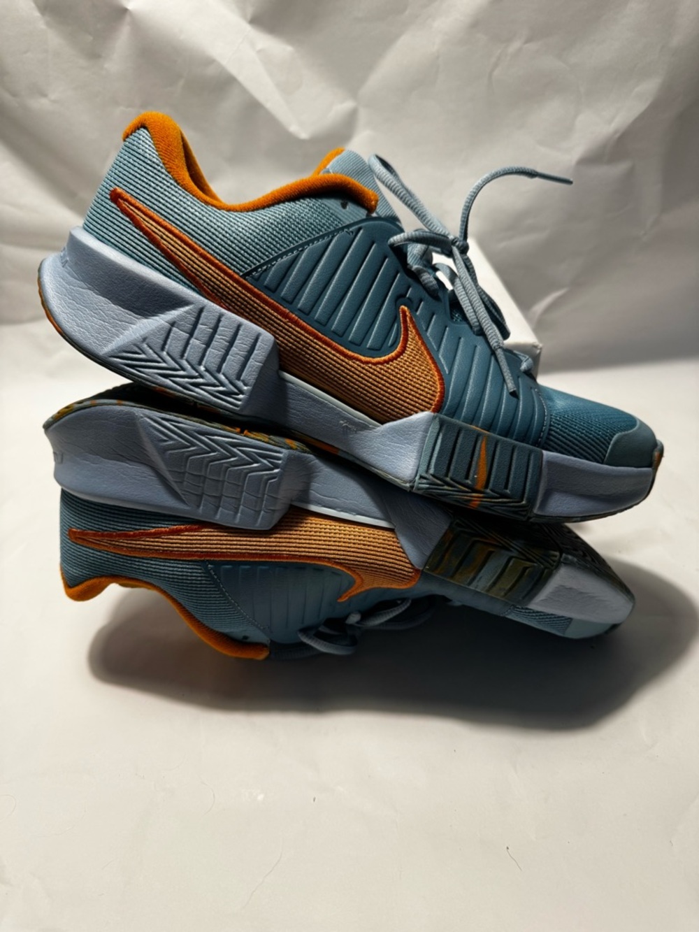Nike Men's s10 in Teal and Orange - Low-Top pickleball Shoes new/returns